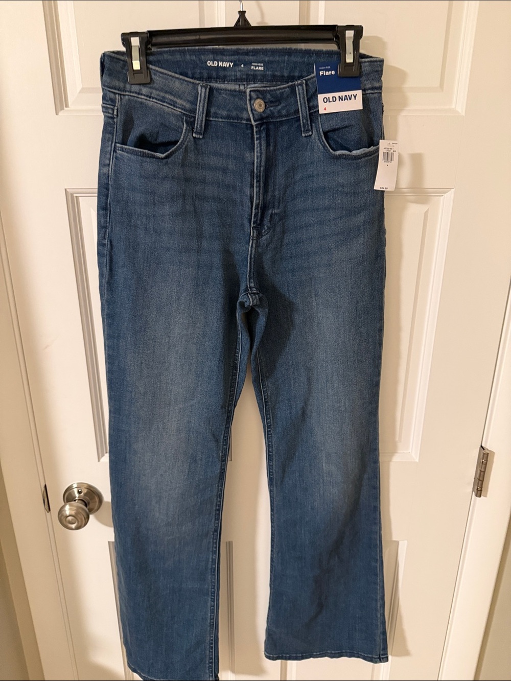 NWT Old Navy High-Rise Flare Jeans Medium
Wash Size 4